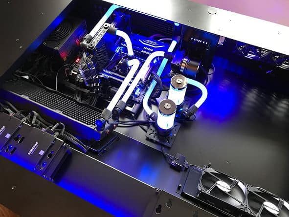 Lian Li Dk 05 Desk Pc A Drool Worthy Liquid Cooled Build