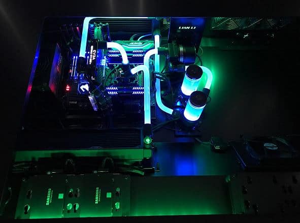 Lian Li DK-05 Liquid Cooled Build 8